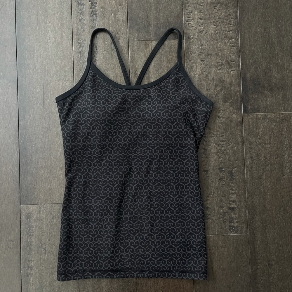 Flo Y lululemon tank top